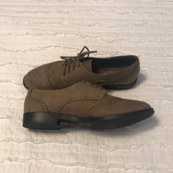 Mia taupe oxfords size 7.5 - Picture 3 of 3